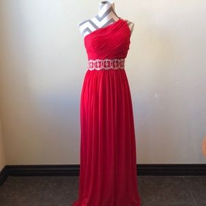 Evening gown / prom dress